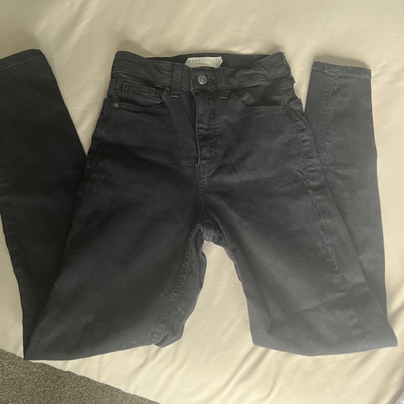 Topshop Jamie Jeans with Knee Rips - Picture 2 of 4